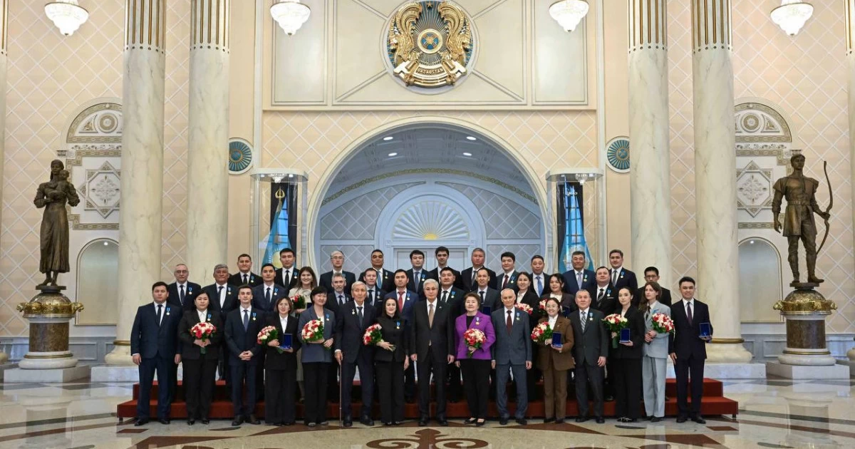 Глава государства отметил достижения отечественных ученых высокими наградами