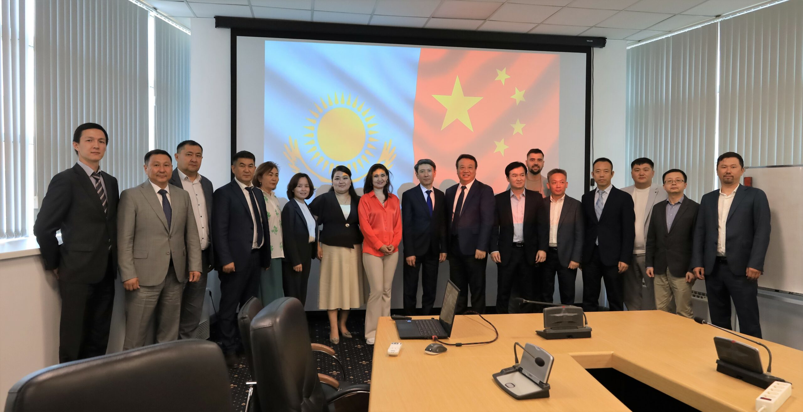 QazBioPharm провёл встречу с китайскими партнёрами по вопросам локализации производства в Казахстане