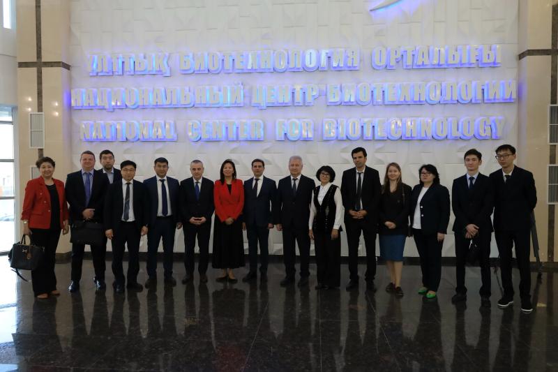 На площадке QazBioPharm Казахстан представил международной делегации биофармацевтические разработки