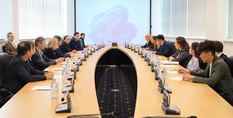 Казахстан переходит к III уровню зрелости системы здравоохранения: наука в центре трансформации