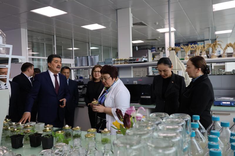 В Национальном холдинге «QazBioPharm» состоялась встреча с министром экологии и природных ресурсов РК