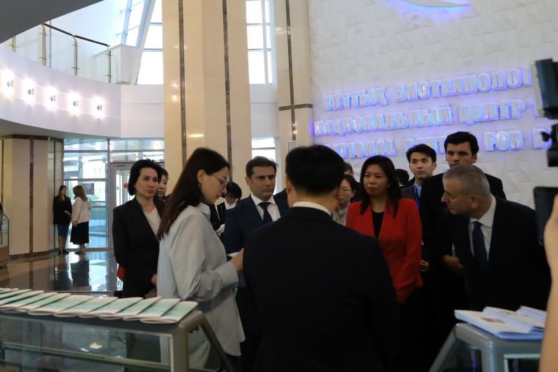 На площадке QazBioPharm Казахстан представил международной делегации биофармацевтические разработки