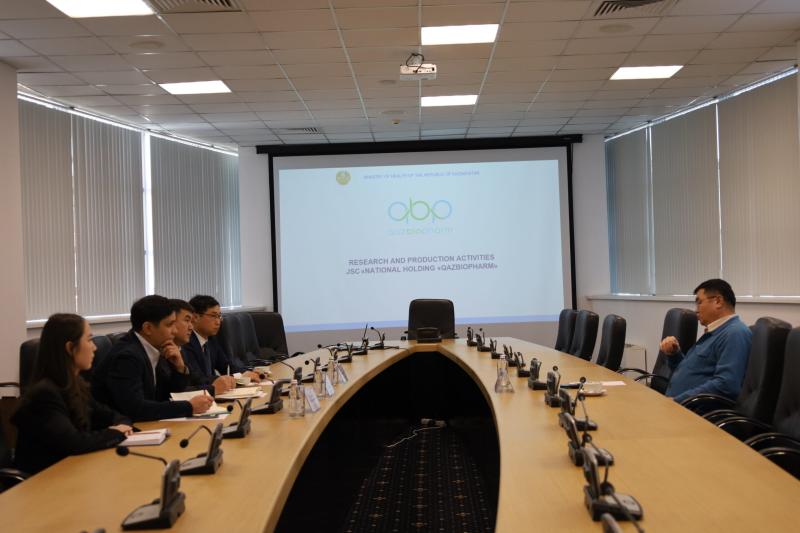 В Национальном холдинге «QazBioPharm» состоялась встреча с профессором Нурланом Кенжеахметом