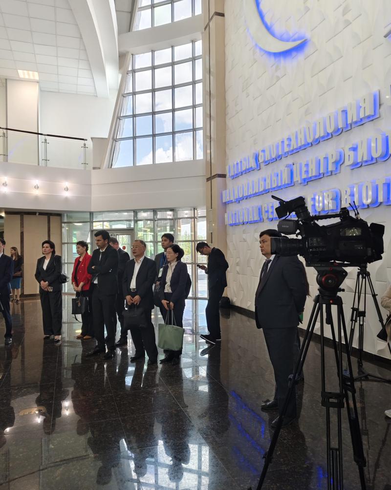 На площадке QazBioPharm Казахстан представил международной делегации биофармацевтические разработки