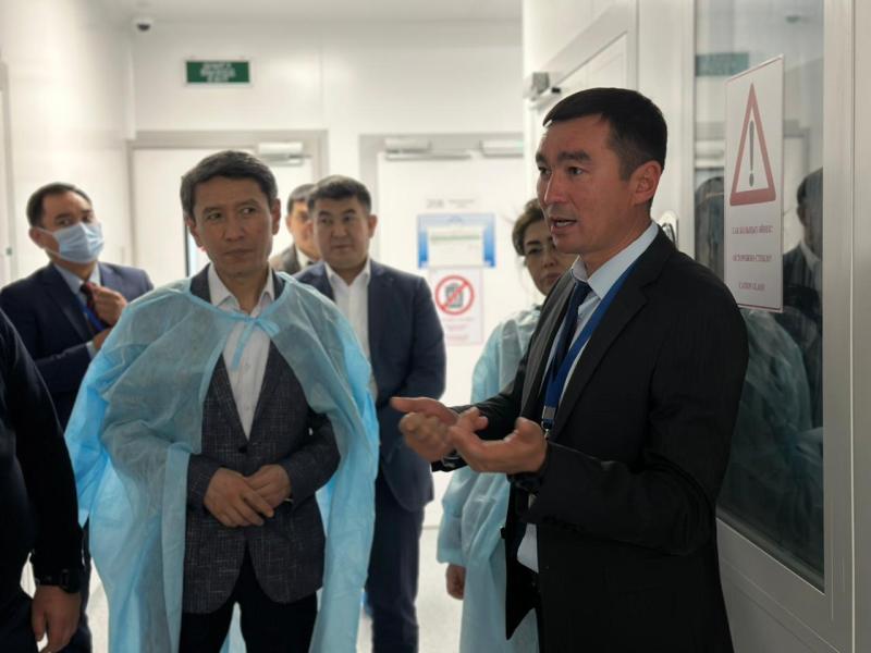Депутаты Мажилиса ознакомились со стратегическими объектами страны в сфере биологической безопасности