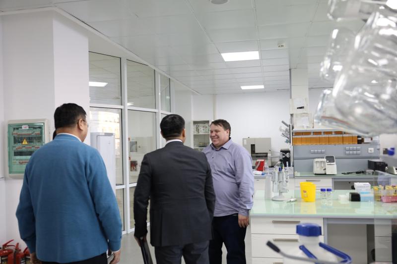 В Национальном холдинге «QazBioPharm» состоялась встреча с профессором Нурланом Кенжеахметом