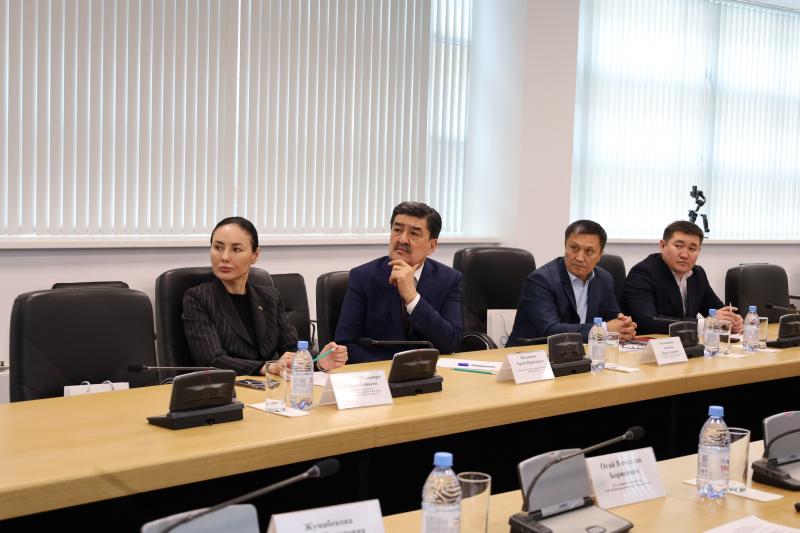 В Национальном холдинге «QazBioPharm» состоялась встреча с министром экологии и природных ресурсов РК