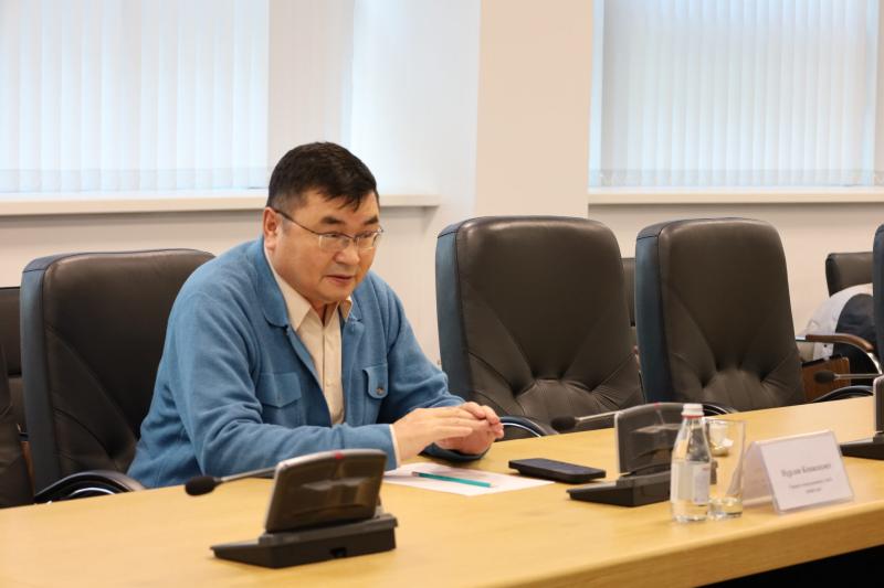 В Национальном холдинге «QazBioPharm» состоялась встреча с профессором Нурланом Кенжеахметом