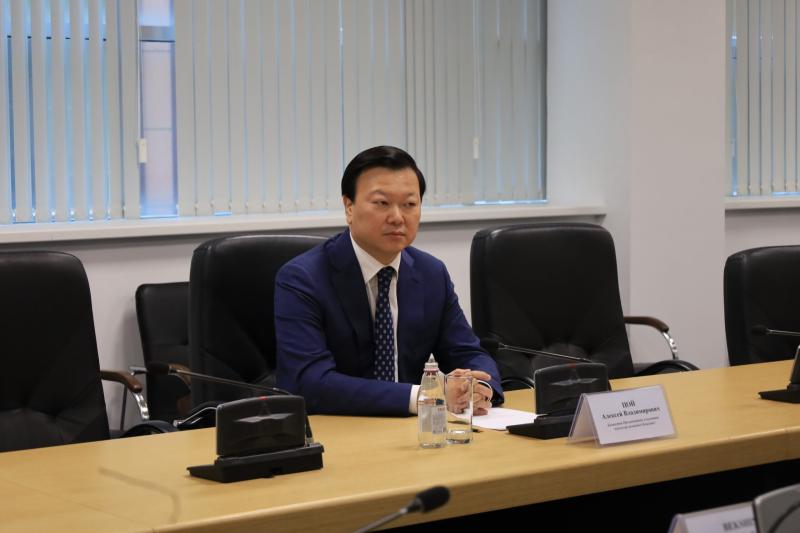 Советник Президента РК Алексей Цой посетил Национальный холдинг «QazBioPharm»