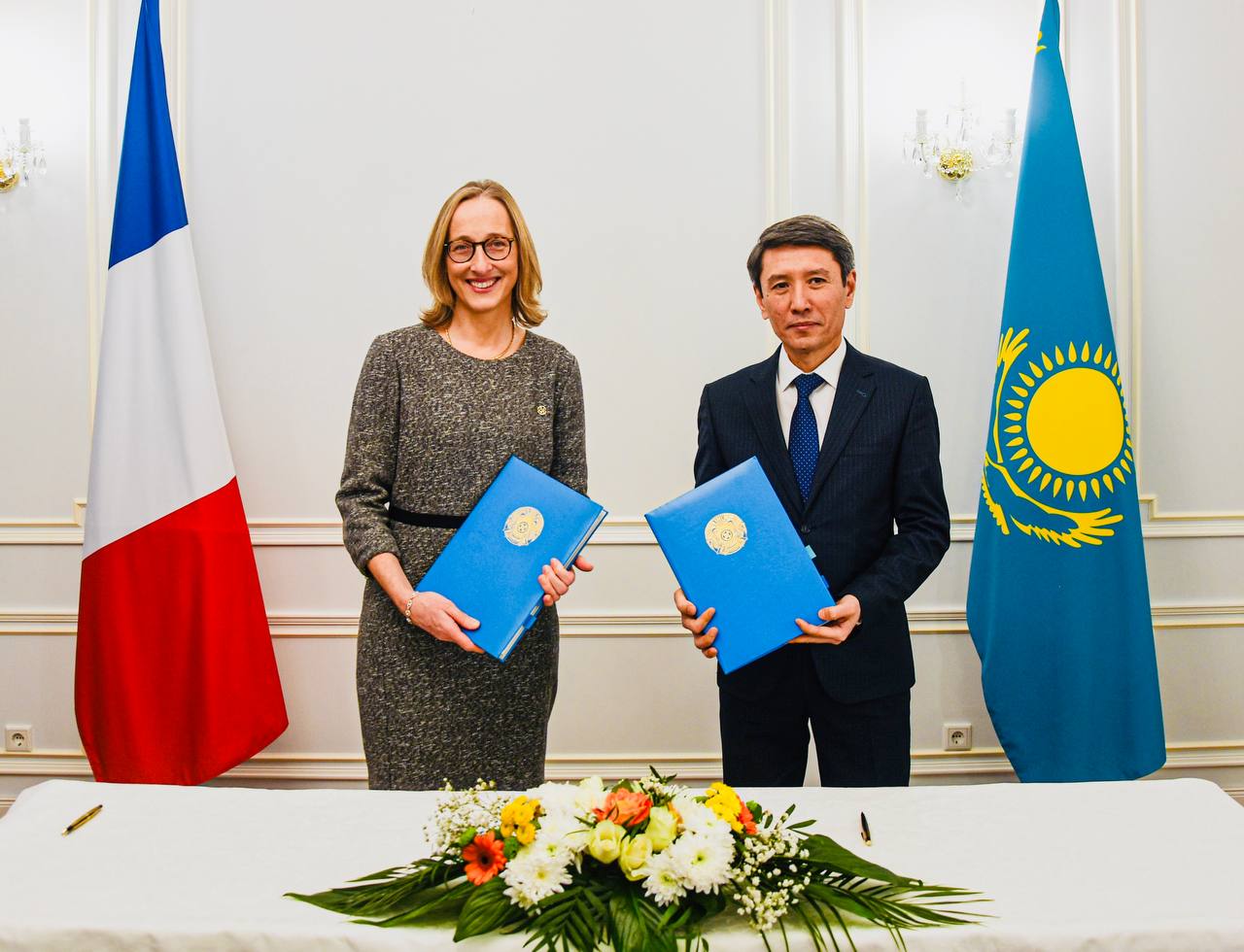 Signing of license, supply and partnership agreement between JSC «National Holding «QazBioPharm» and French company Boehringer Ingelheim Animal Health France